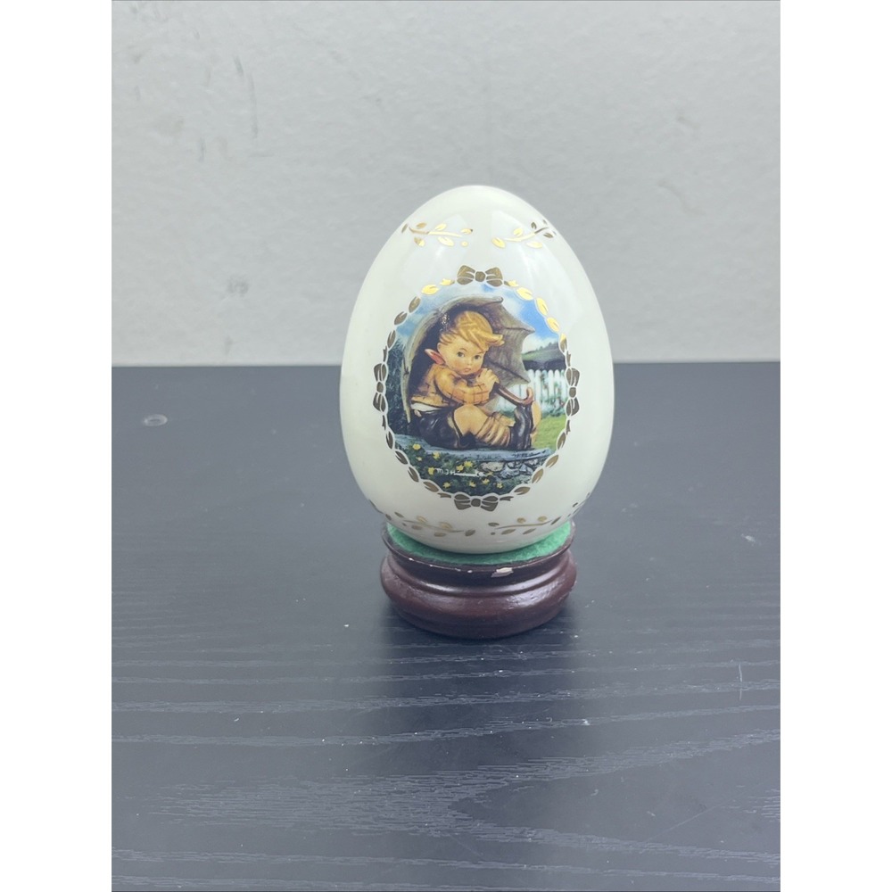 Vintage 1994 M.J. Hummel "Umbrella Boy" Porcelain Egg Danbury Mint w/ Stand